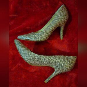 Nine West Textured Snakeskin Print Brown Pointed Toe Pumps - Size 10.5